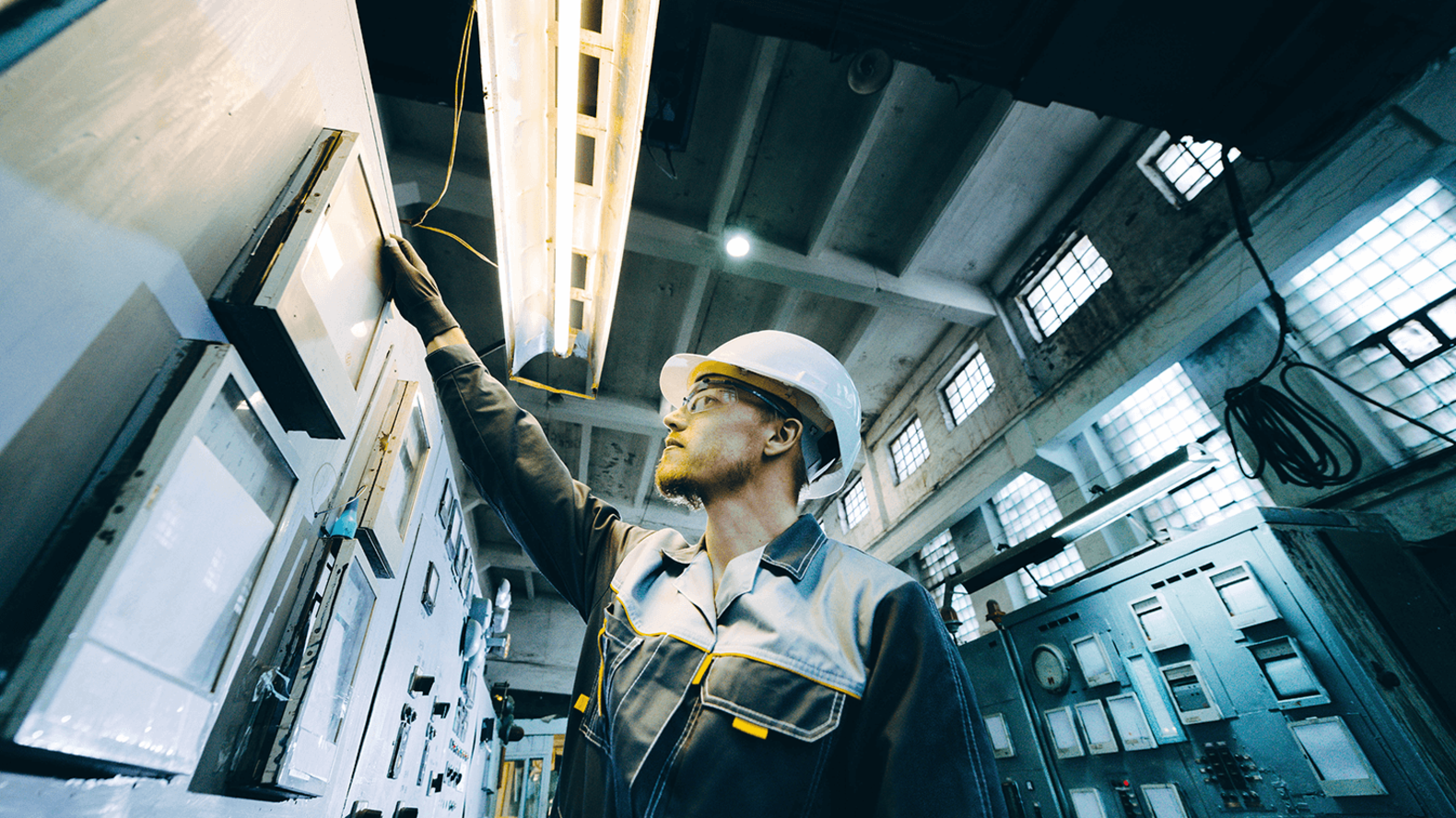 Display HMI panel plc web terminal vico from kendrion. Our embedded visualisation systems include various display sizes and resolutions.